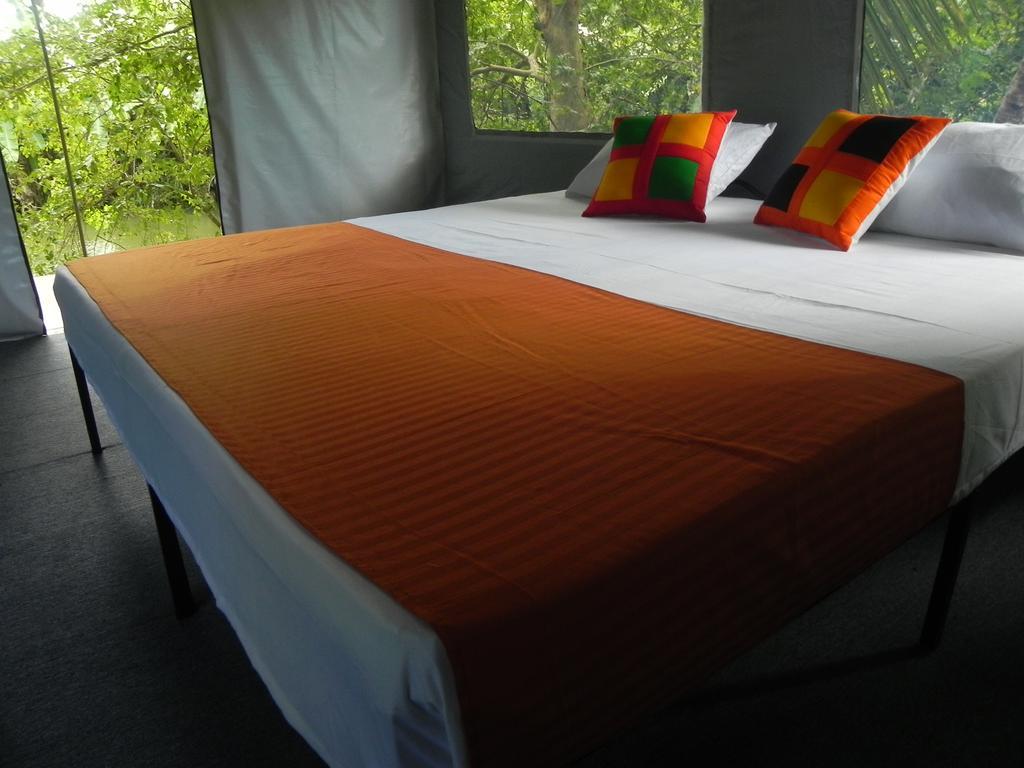 Makulu Safari Camping Uda Walawe Extérieur photo